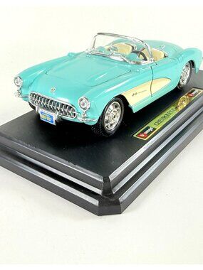 Vintage Bburago 1957 Chevrolet Corvette 1:24 Diecast Car w/Box Italy